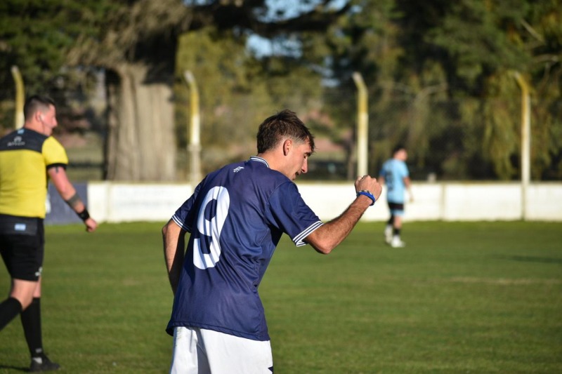 Con dos golazos, Racing se llev tres puntos de Loma Negra